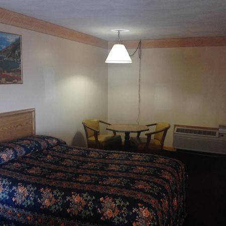 Knotty Pine Motel Salisbury Buitenkant foto