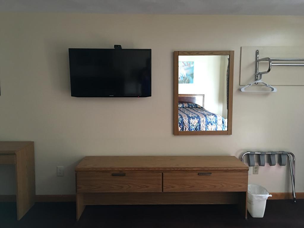 Knotty Pine Motel Salisbury Buitenkant foto