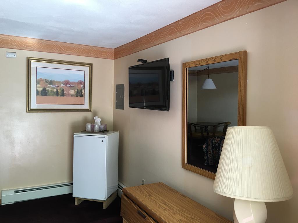Knotty Pine Motel Salisbury Buitenkant foto