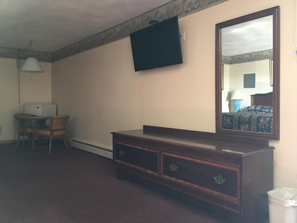 Knotty Pine Motel Salisbury Buitenkant foto